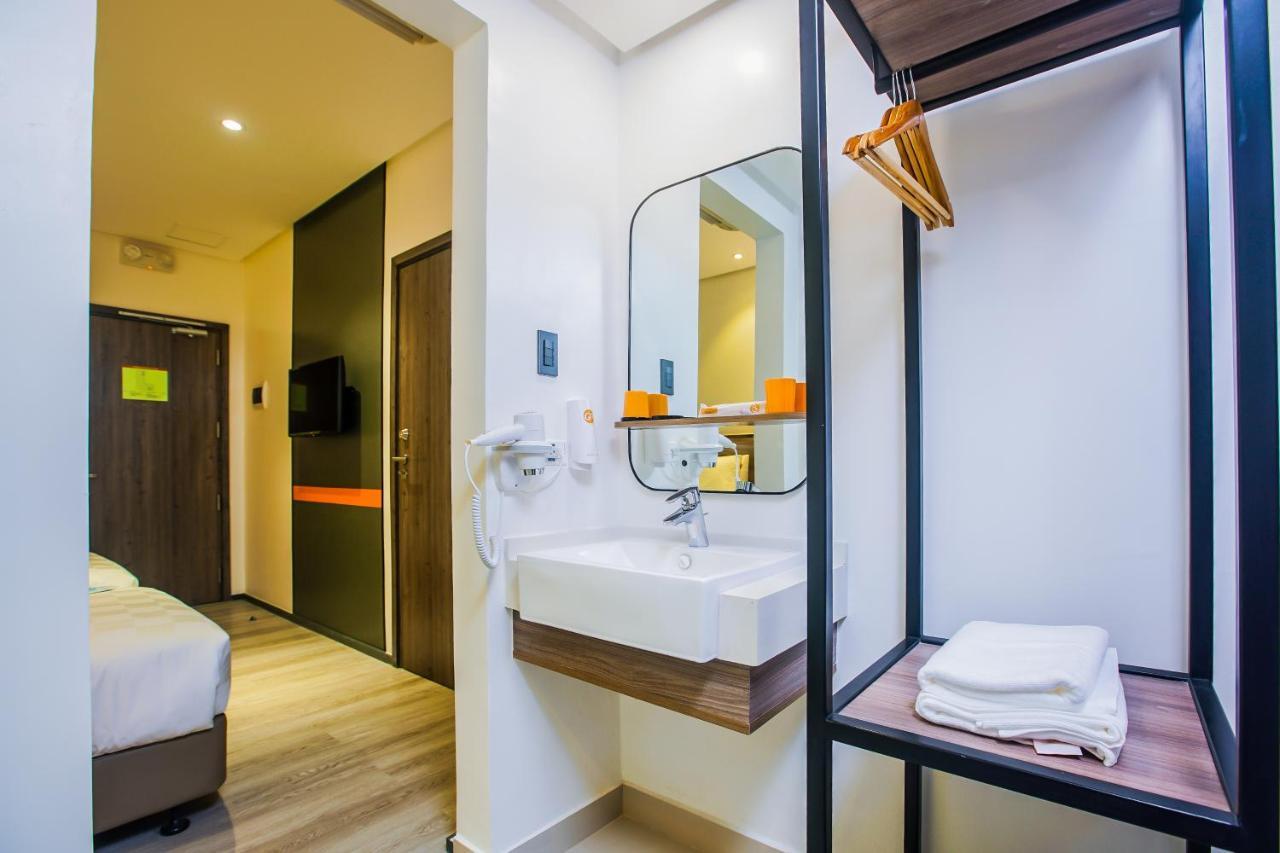 Go Hotels Plus Naga Zewnętrze zdjęcie